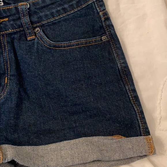 Dark wash mid rise shorts - Picture 2 of 3